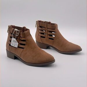 American Eagle Brown Faux Suede 1” Heel Ankle Booties w/ Back Zip Women’s 6.5